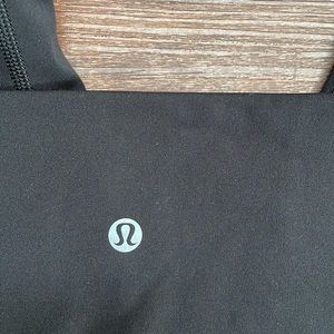 Lululemon wunder unders, size 8